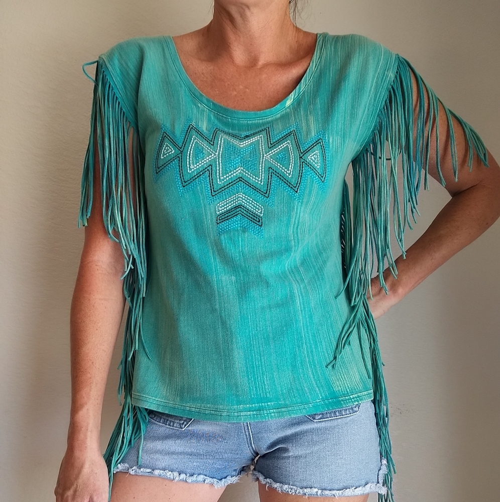 🦠Cowgirl Up boho fringe western top